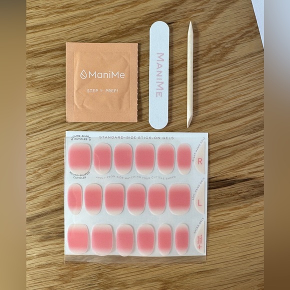 ManiMe stick on gels - Picture 1 of 2